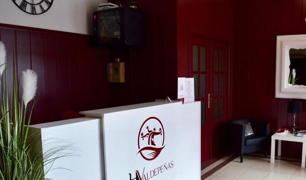 Hostal Valdepenas By Bossh Hotels Buitenkant foto