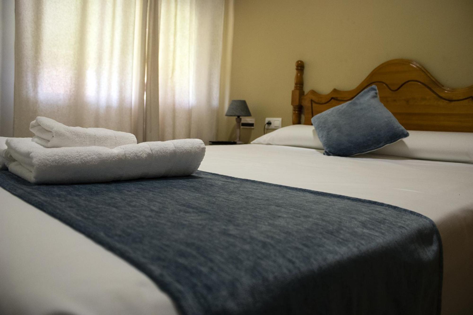 Hostal Valdepenas By Bossh Hotels Buitenkant foto