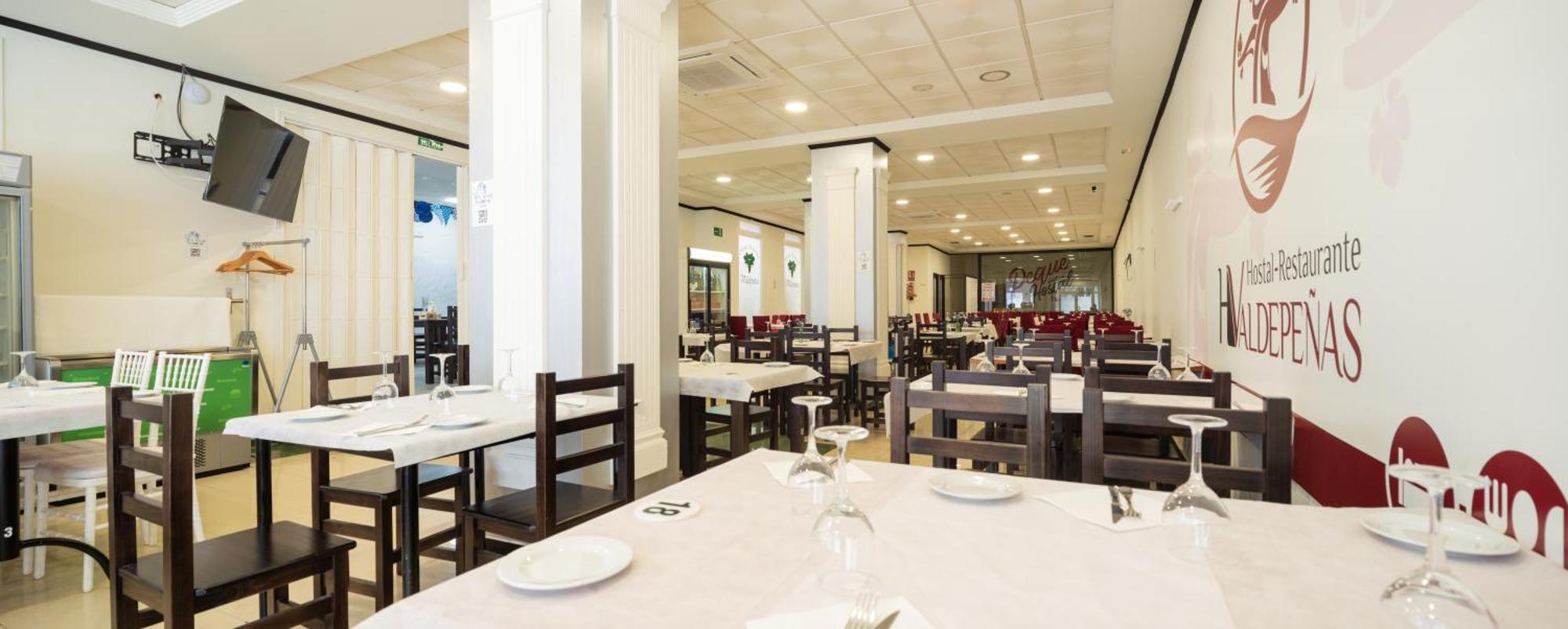 Hostal Valdepenas By Bossh Hotels Buitenkant foto